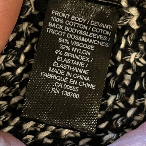 🖤 RW&CO – Textured Knit Drape-Front Top – Size M - Picture 6 of 10